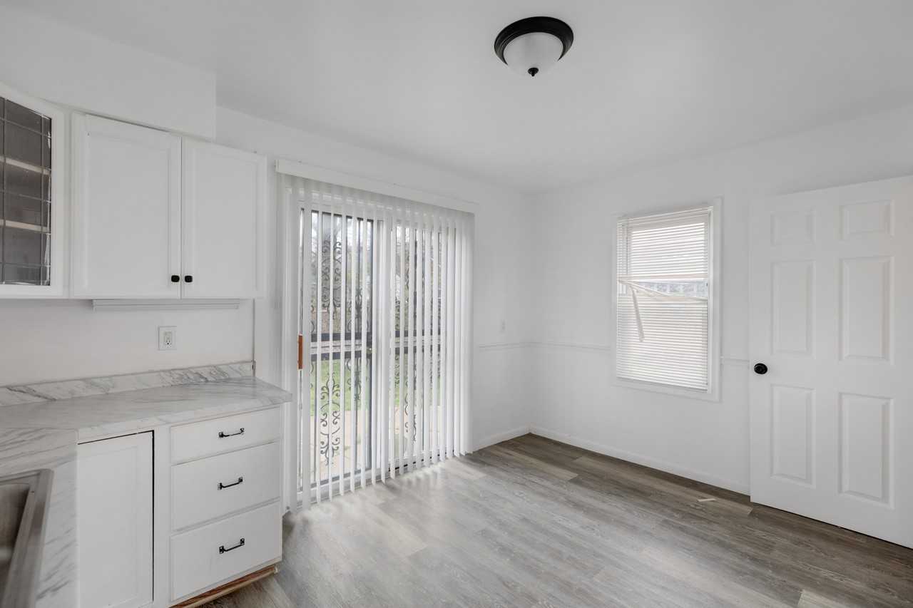 20720 Moross Rd - Photo 6 of 14