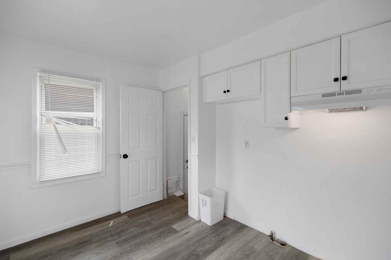 20720 Moross Rd - Photo 7 of 14