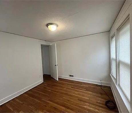 11824 Wilshire Dr - Photo 3 of 6