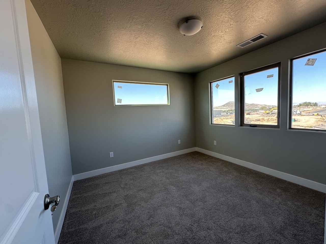 408 Nw - Photo 4 of 11