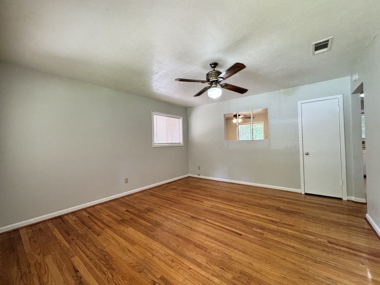 859 Southern Pines Dr - Photo 3 of 16