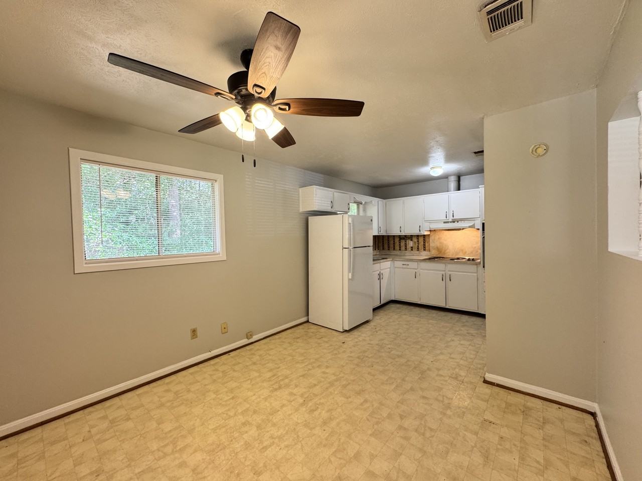 859 Southern Pines Dr - Photo 7 of 16