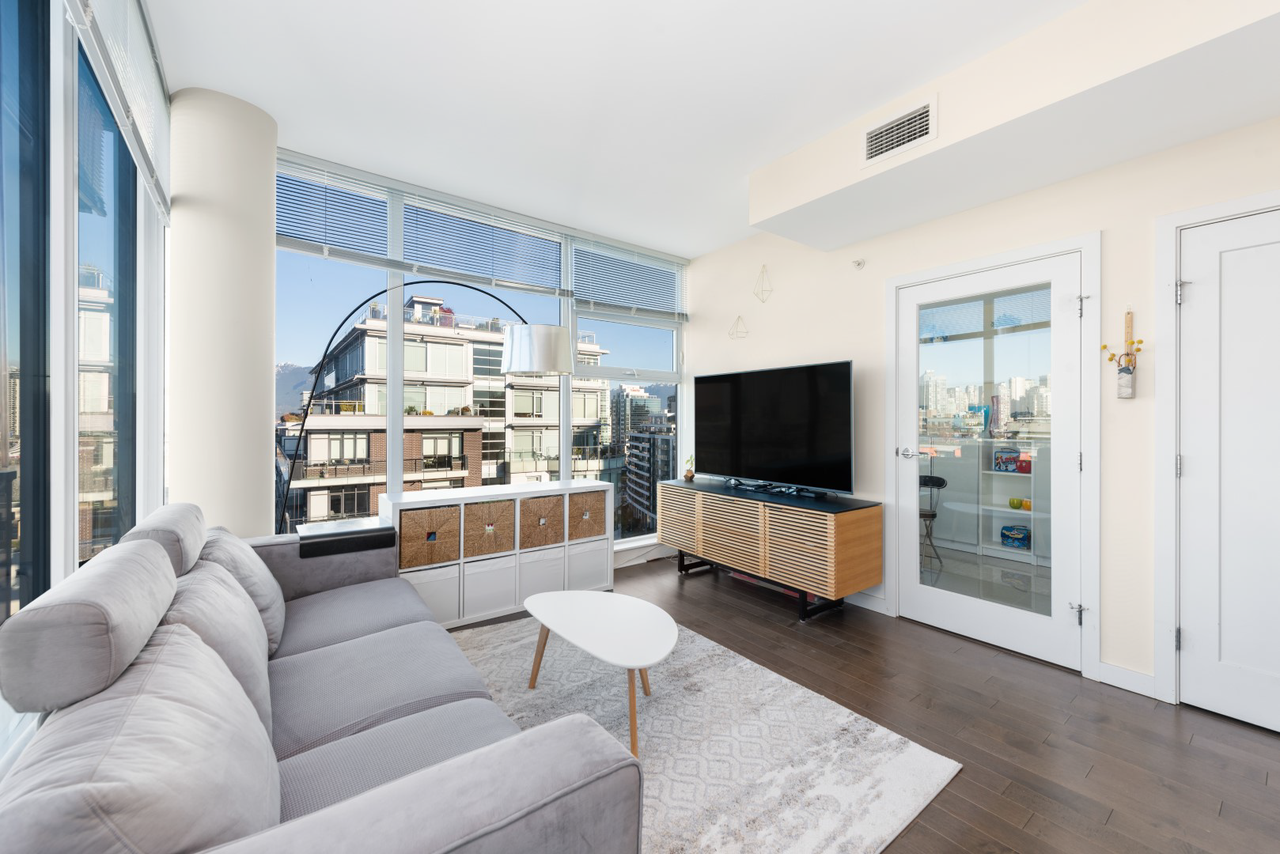 1403 East 1st Ave - Photo 2 of 42