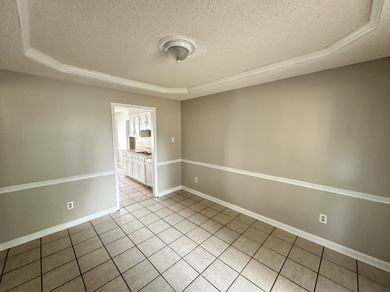 6678 Steeple Chase Cir - Photo 3 of 33