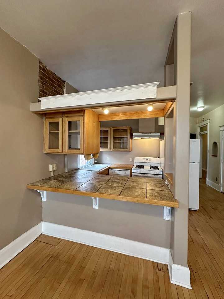 1008 Central Ave Sw - Photo 2 of 27