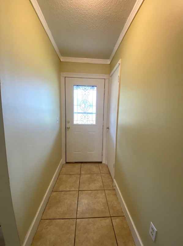 137 Deerwood Ct - Photo 2 of 14