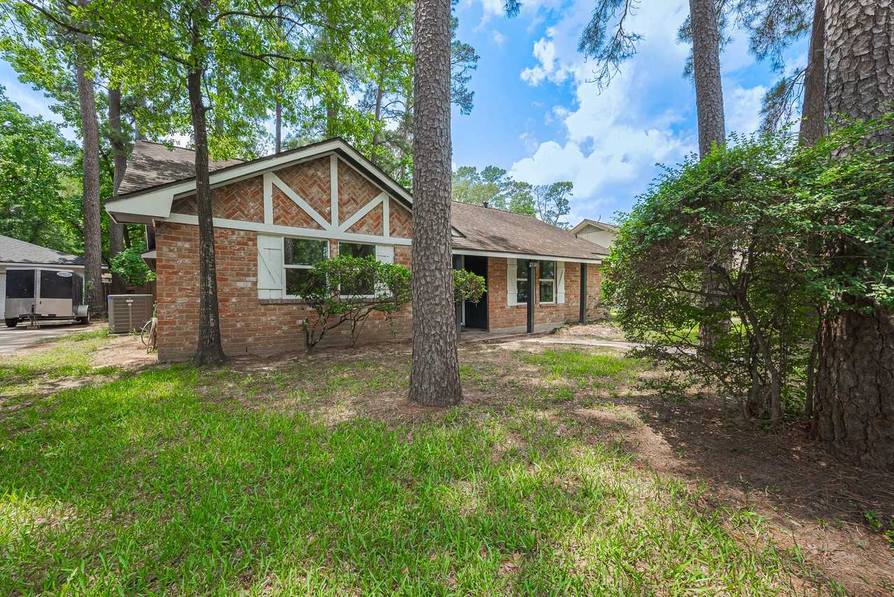 25303 Lynbriar Ln - Photo 2 of 50