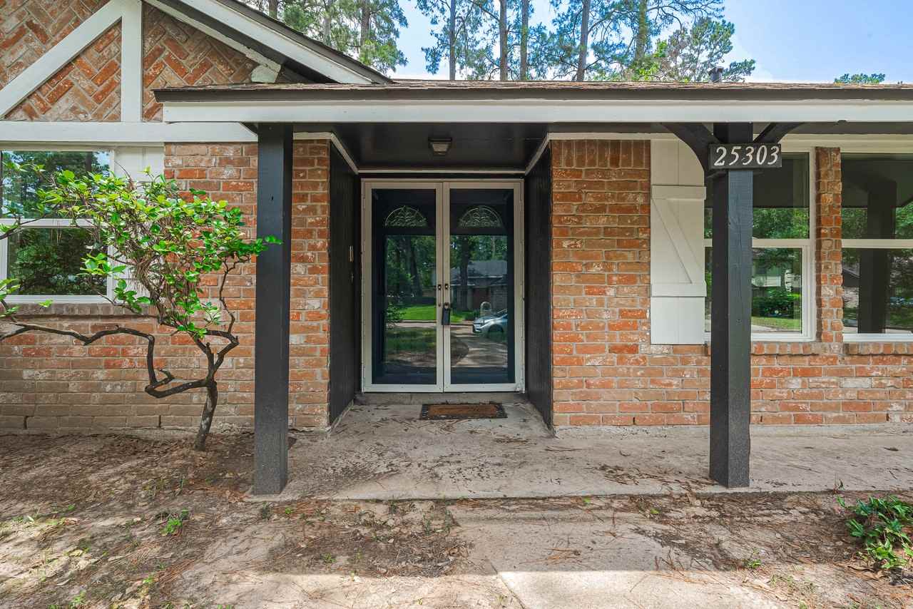 25303 Lynbriar Ln - Photo 5 of 50
