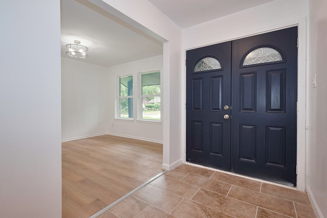 25303 Lynbriar Ln - Photo 6 of 50