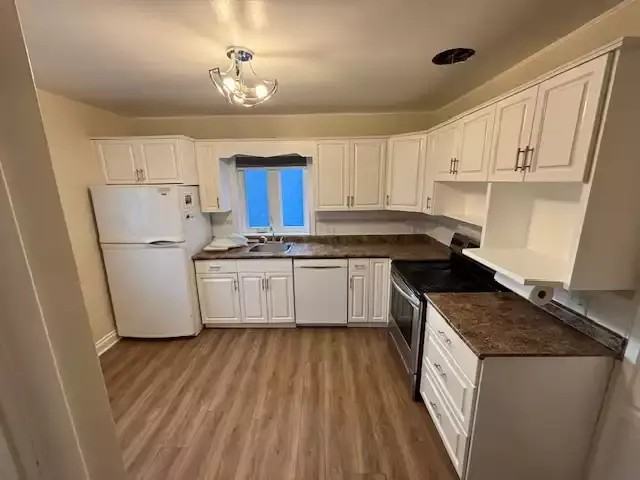 376 Hartford Ave - Photo 2 of 13