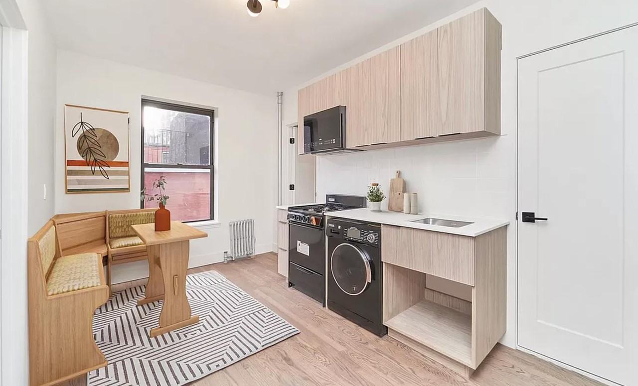 208 E 6th St #38 - Photo 3 of 4