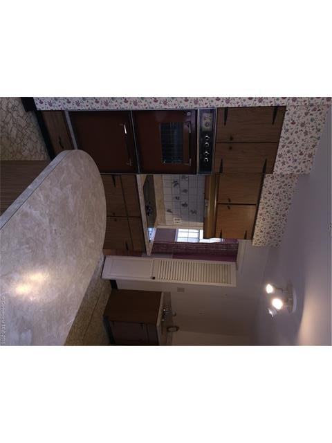 809 N Lakeview Dr - Photo 3 of 12