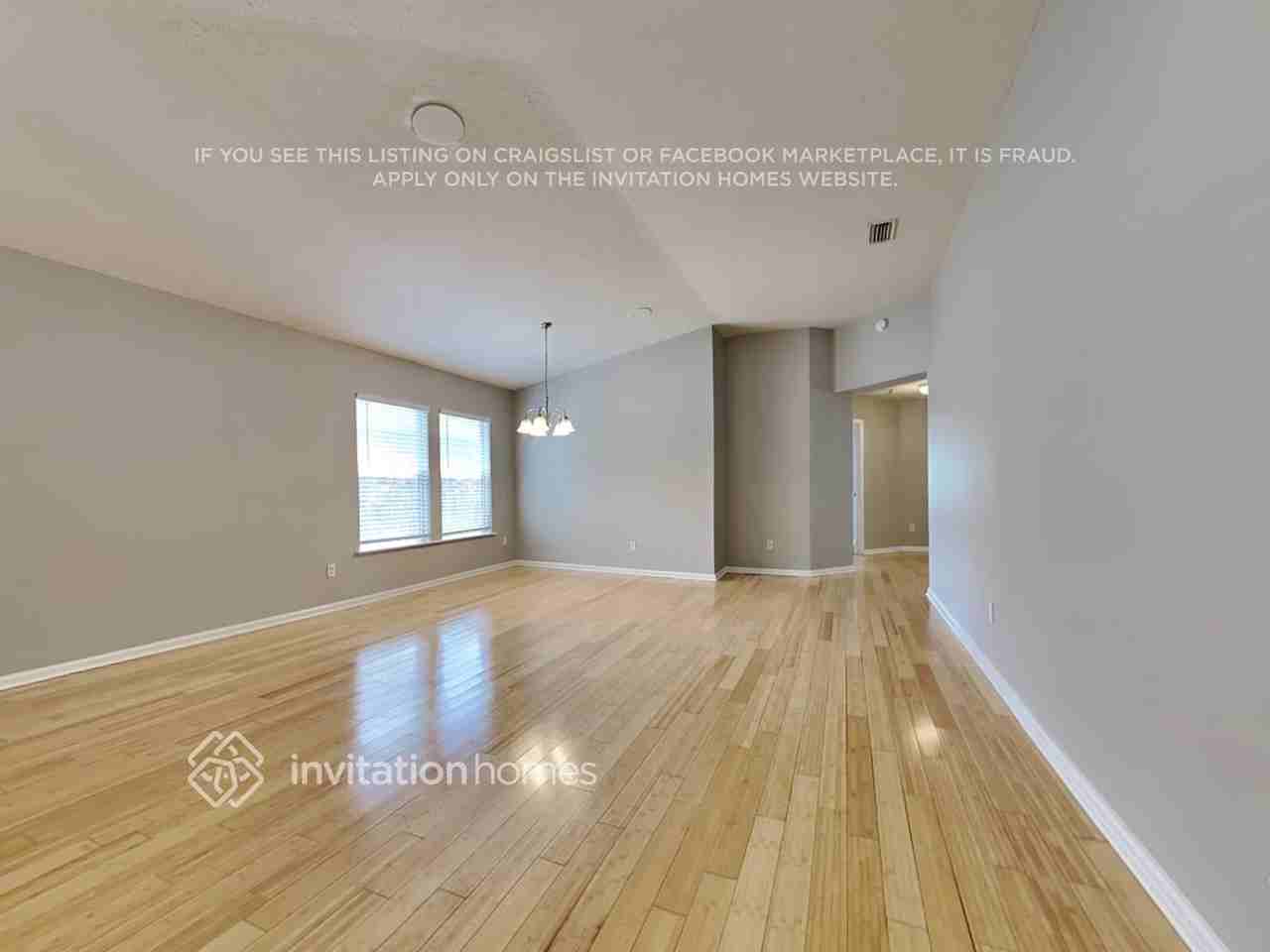 650 Mackenzie Cir - Photo 3 of 19