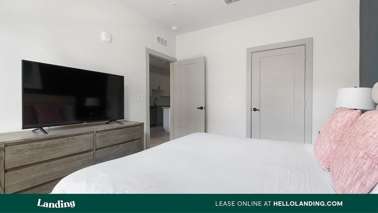 1148 N Main St - Photo 7 of 50