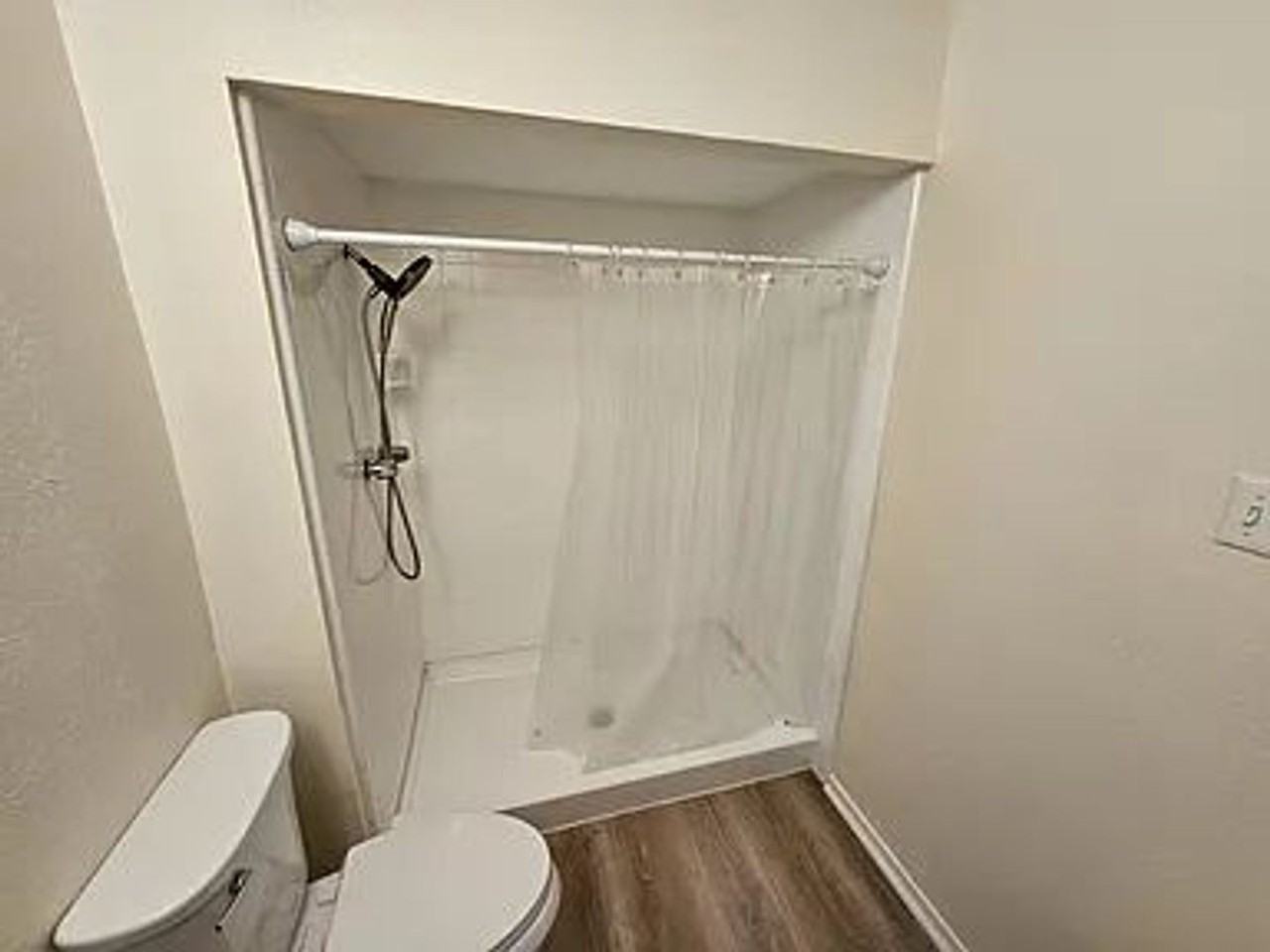 6708 Crestfield Dr - Photo 2 of 16