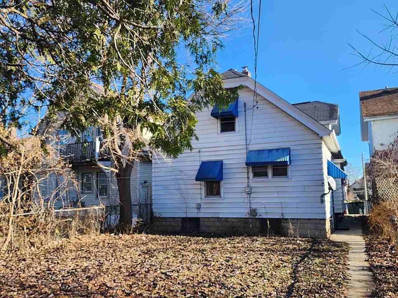 3187 N 16th St - Photo 2 of 7