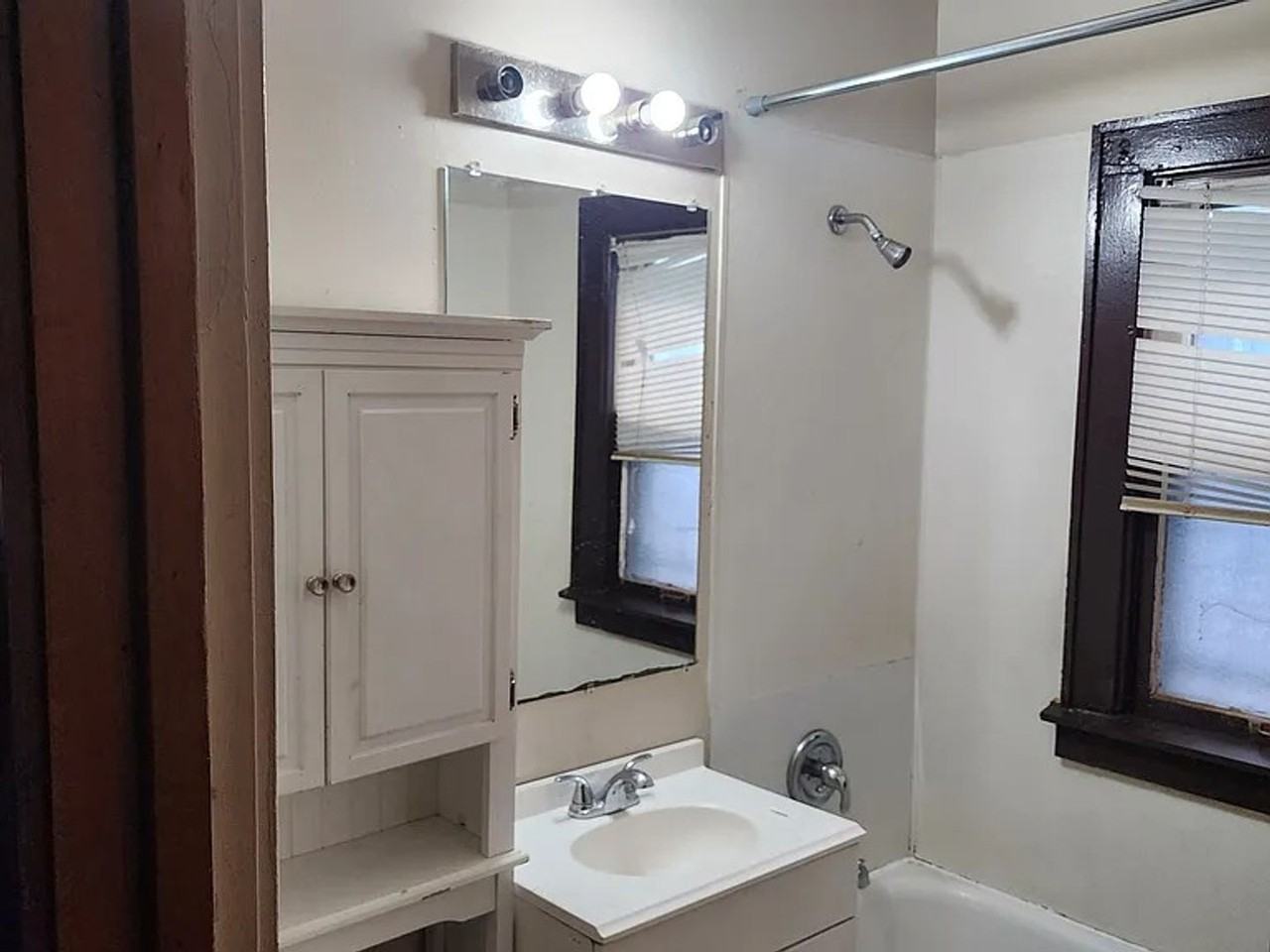 3187 N 16th St - Photo 3 of 7