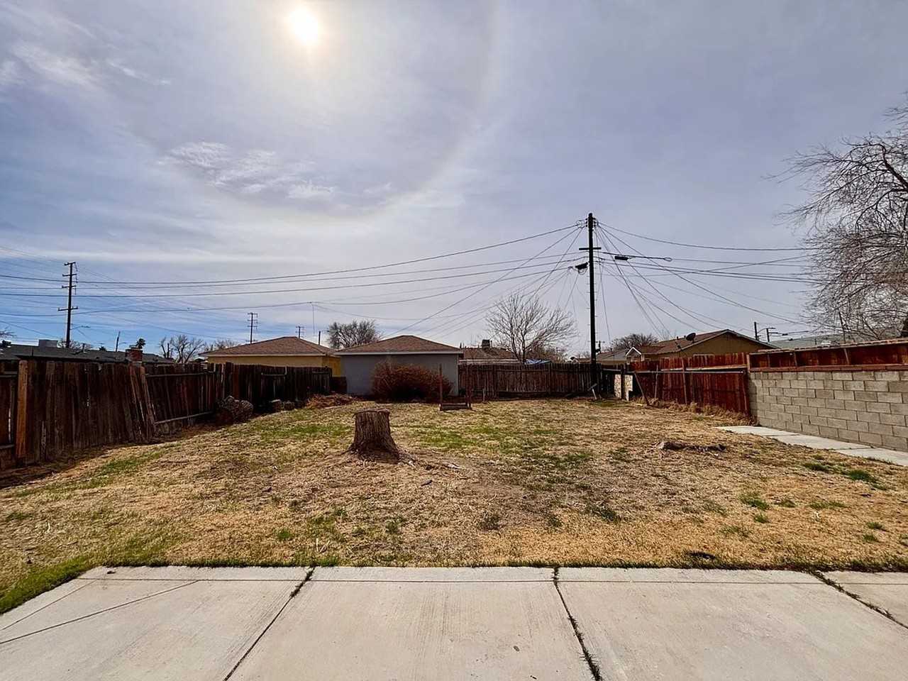 220 W Kettering St - Photo 2 of 16