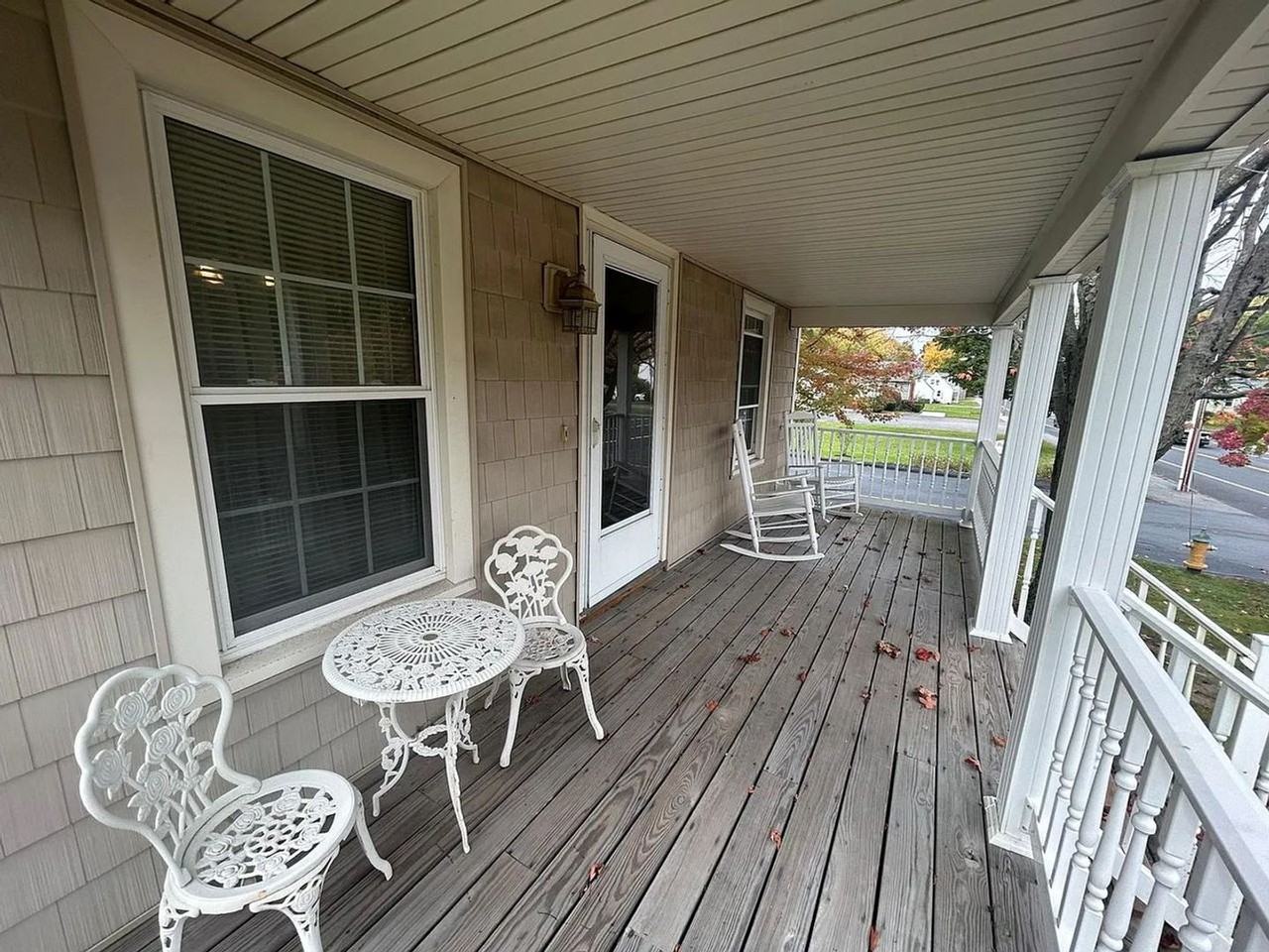 247 Spring St - Photo 2 of 14