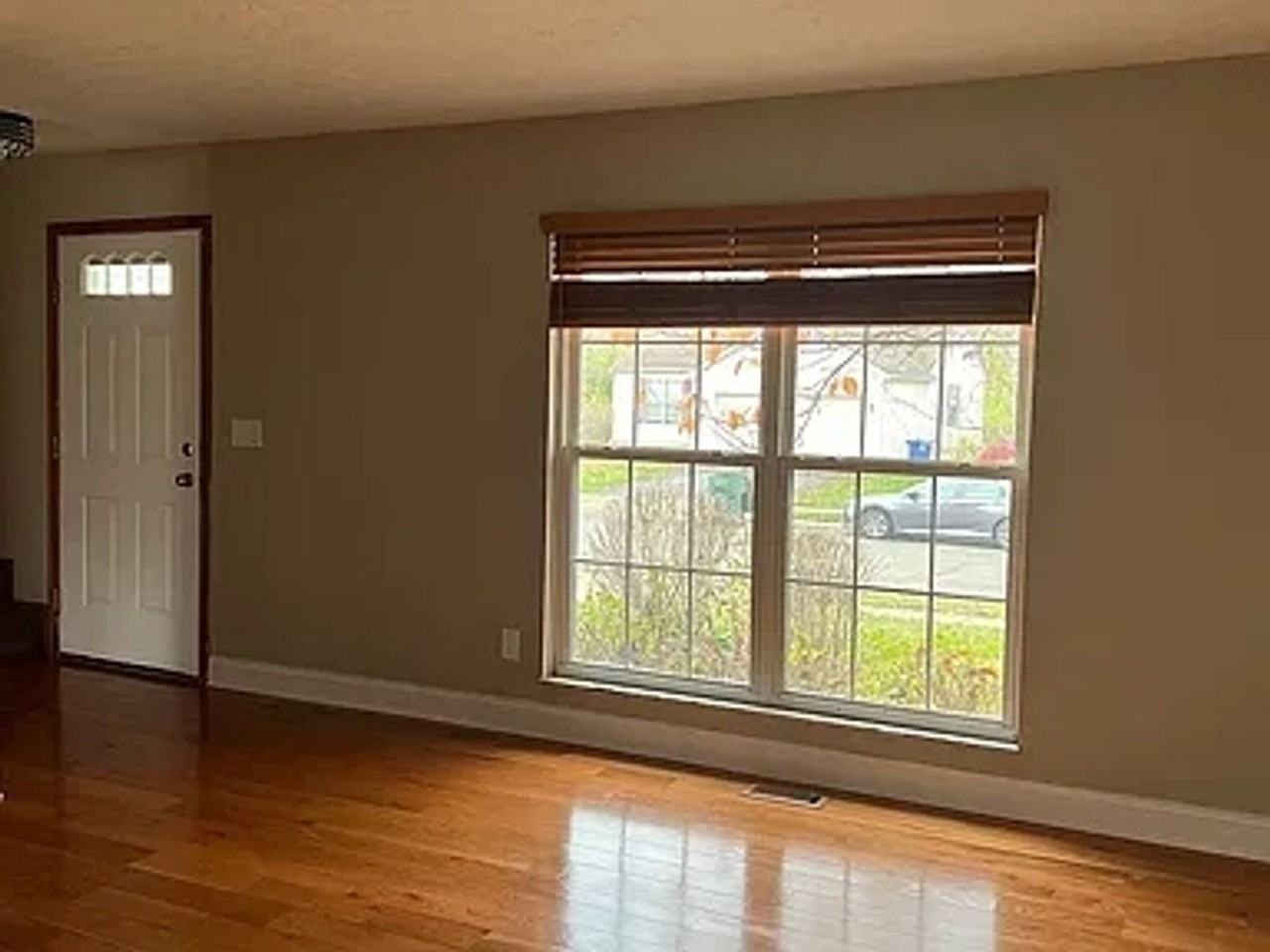 6752 Riverside Glen Ct - Photo 2 of 14