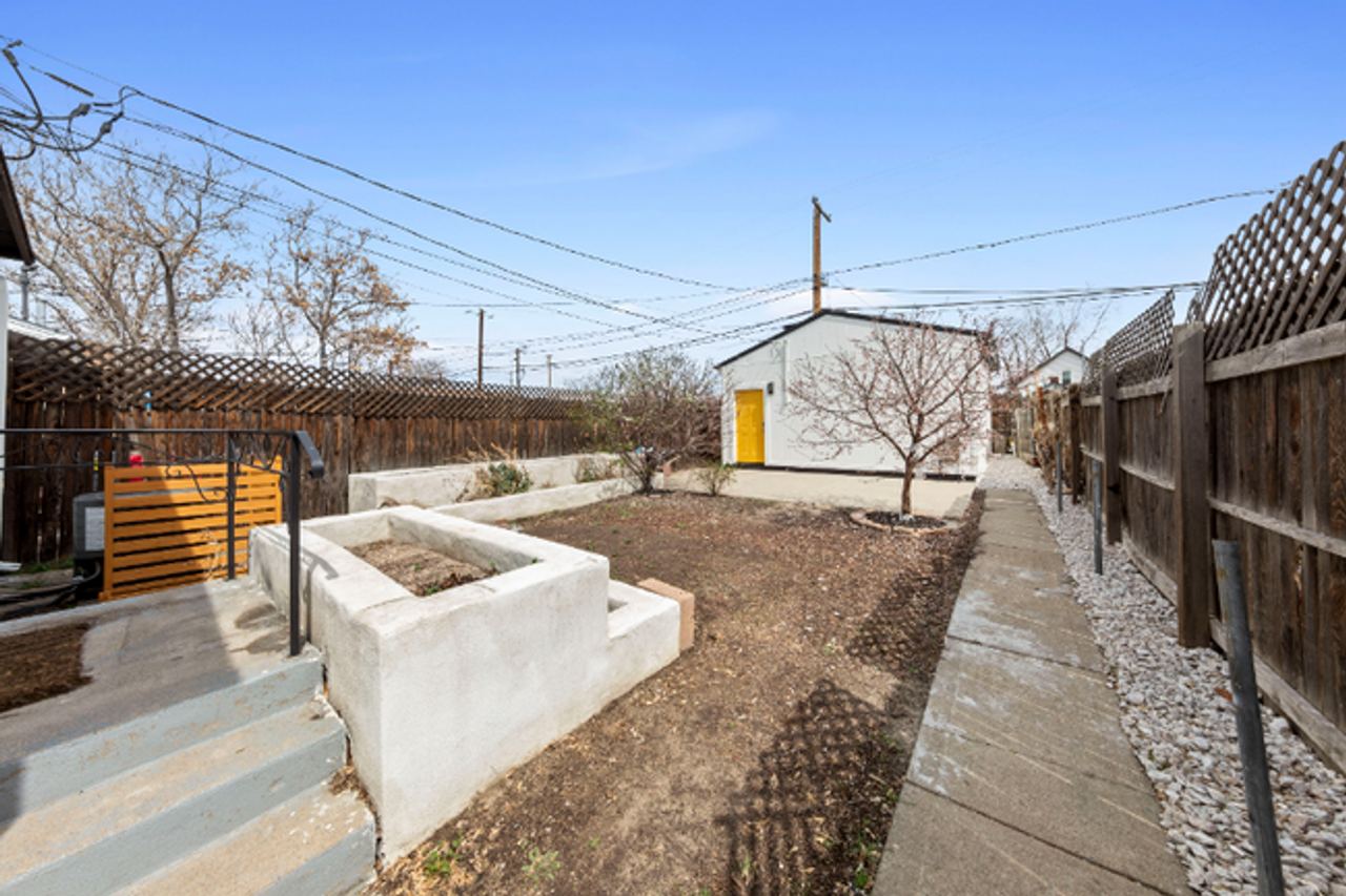 4666 Josephine St - Photo 2 of 20