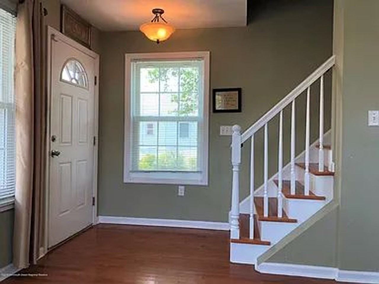 406 9th Ave - Photo 2 of 21