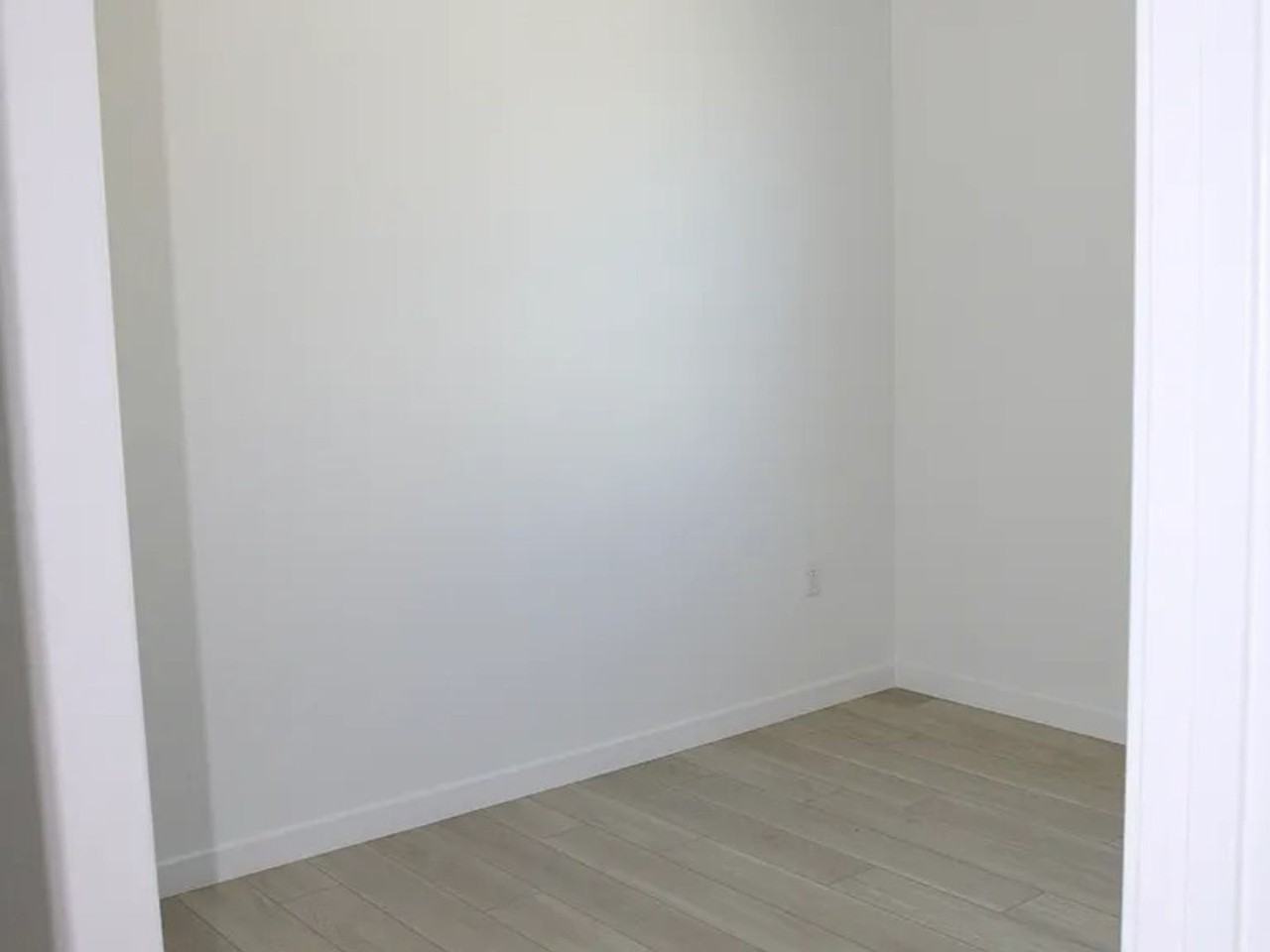 3256 Emerald Ln - Photo 3 of 26