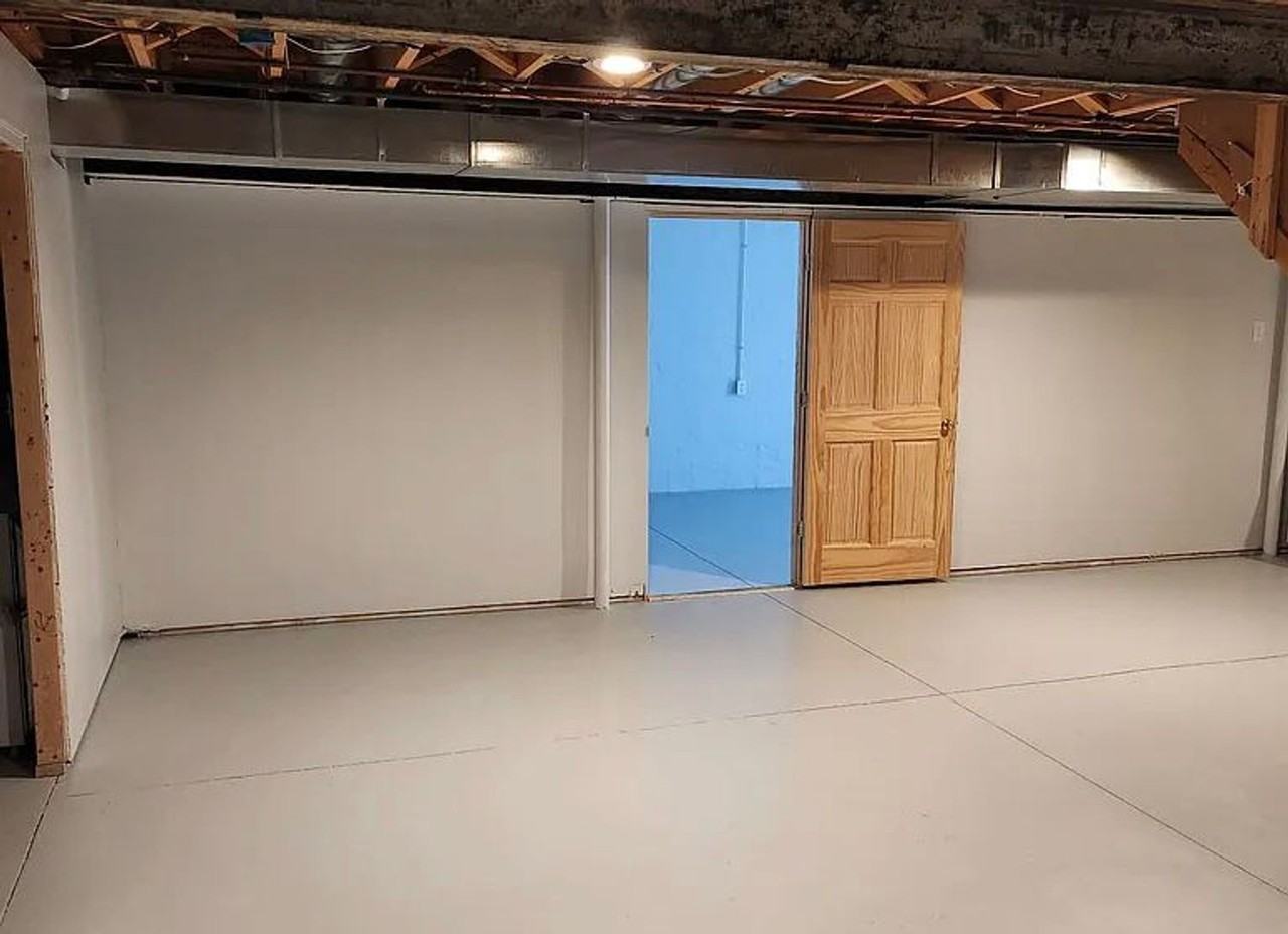 1982 Maple Rd - Photo 3 of 13