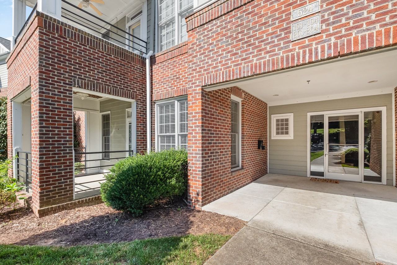 524 Aberdeen Dr #524 - Photo 2 of 18