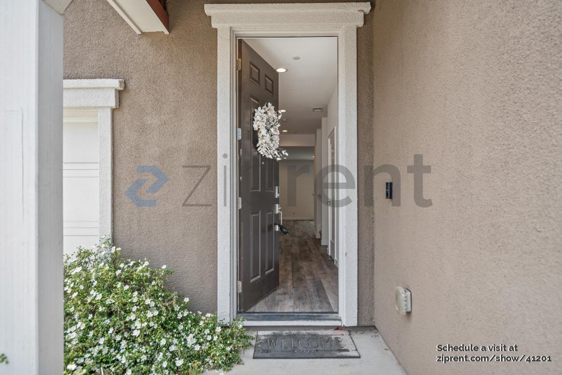 1280 Hernandez Way - Photo 4 of 32