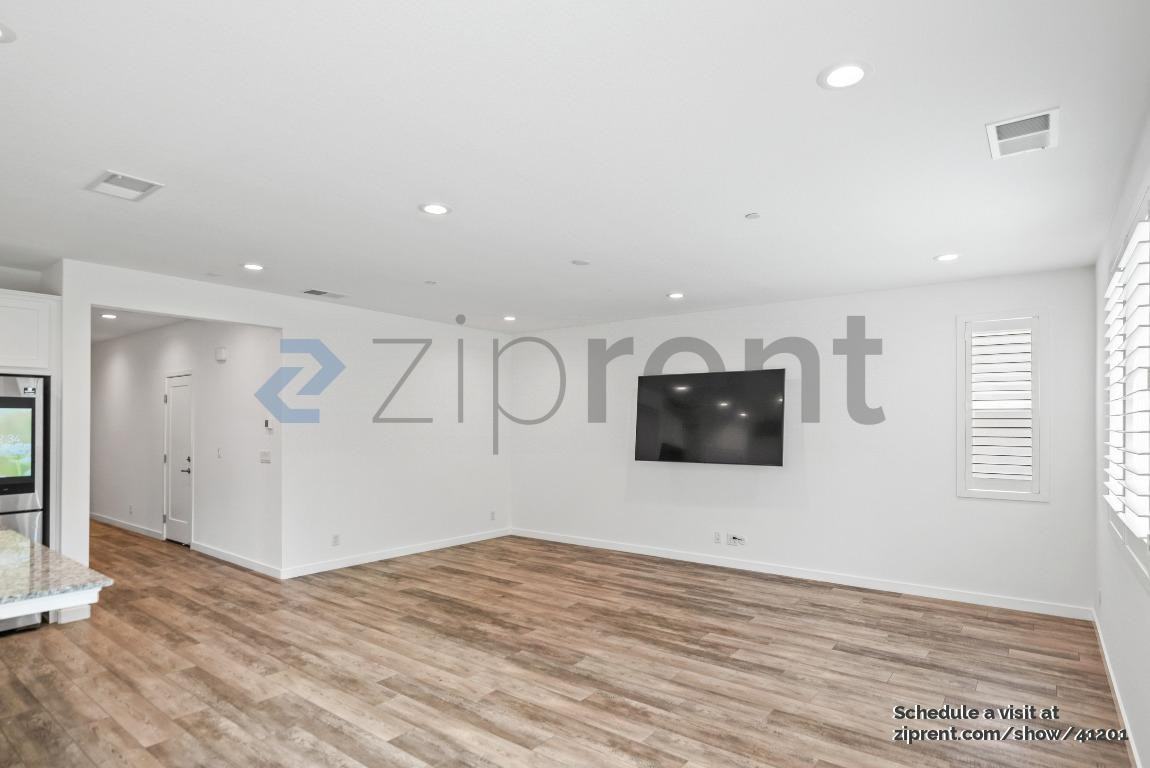 1280 Hernandez Way - Photo 7 of 32