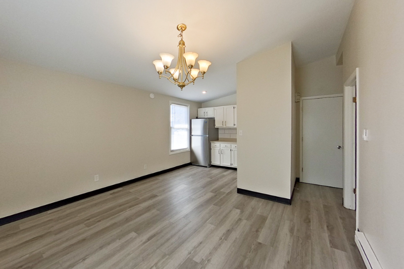 2445 Hiawatha St - Photo 2 of 12