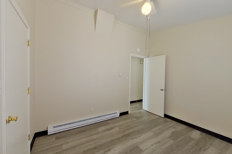 2445 Hiawatha St - Photo 3 of 12