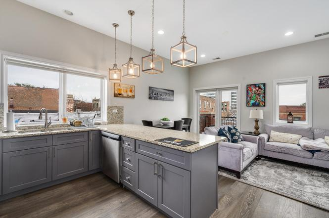 2248 W Taylor St #1 - Photo 2 of 15