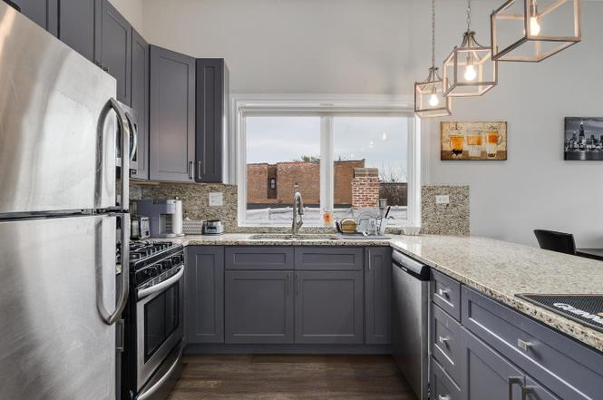 2248 W Taylor St #1 - Photo 4 of 15