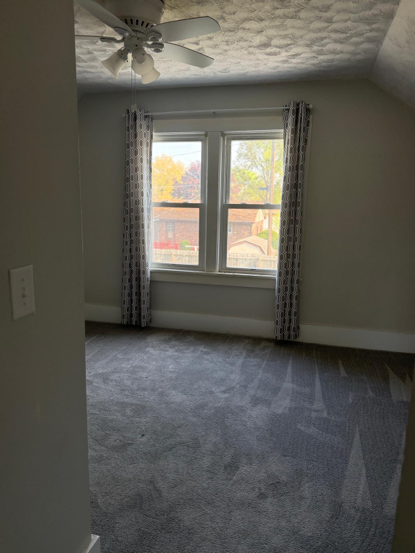 818 E North St - Photo 3 of 9