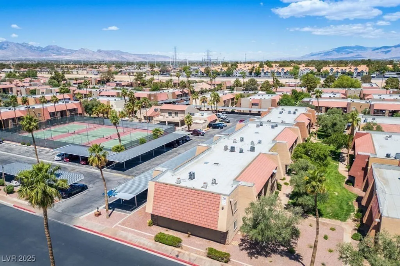 4921 River Glen Dr #17 - Photo 4 of 4