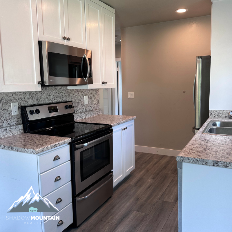 866 Hillcrest Ave - Photo 2 of 8