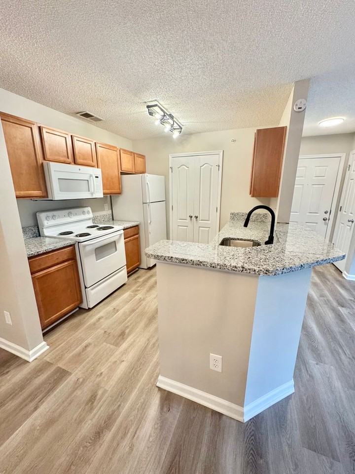 315 Flint Hill Rd - Photo 4 of 19