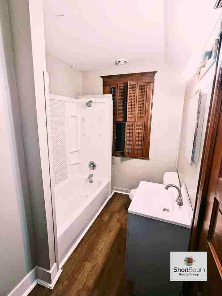 1403 Sherwood Ave - Photo 6 of 8