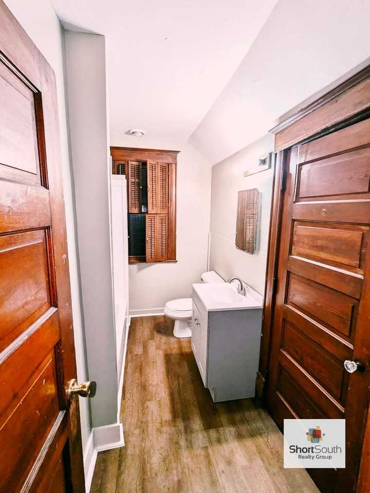 1403 Sherwood Ave - Photo 7 of 8