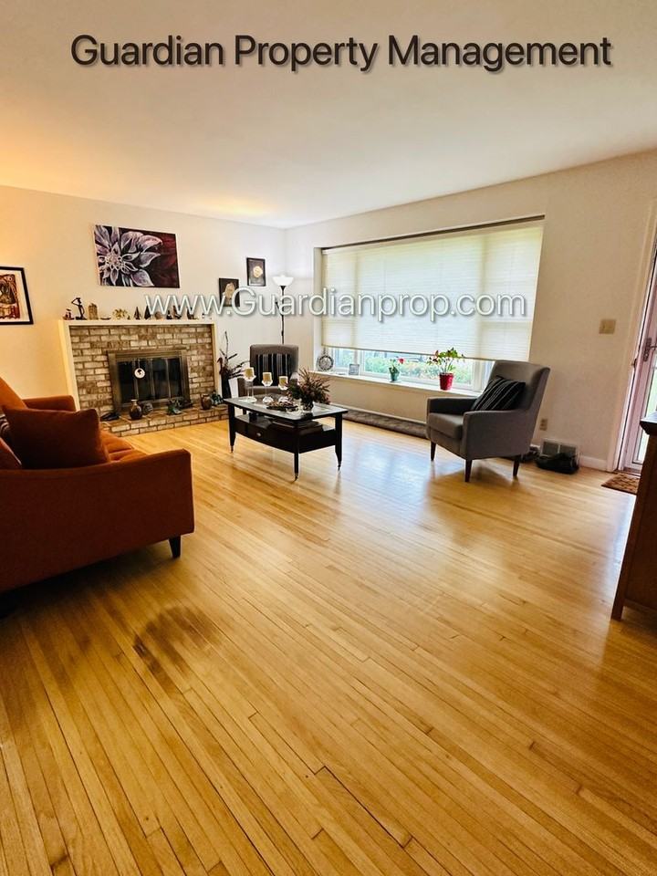 5017 W 60th St - Photo 3 of 28