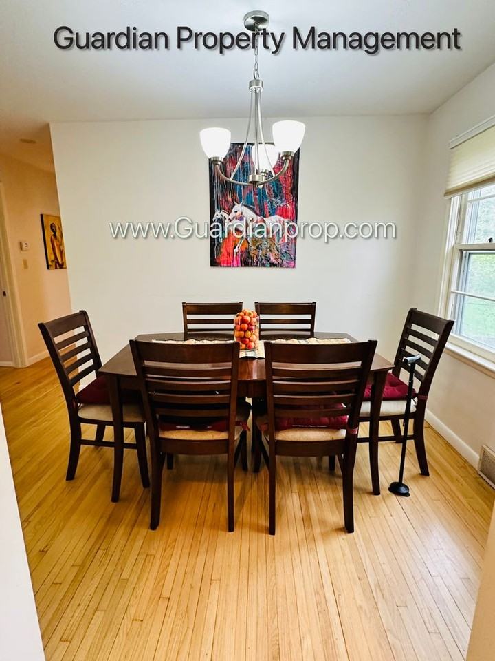 5017 W 60th St - Photo 6 of 28