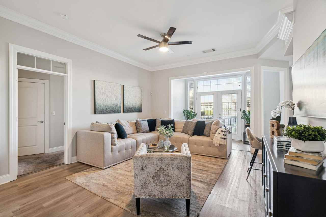 Mansion at Bala - Photo 2 of 26