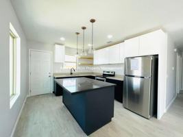 featured image of 3802 Las Vistas Ln #3