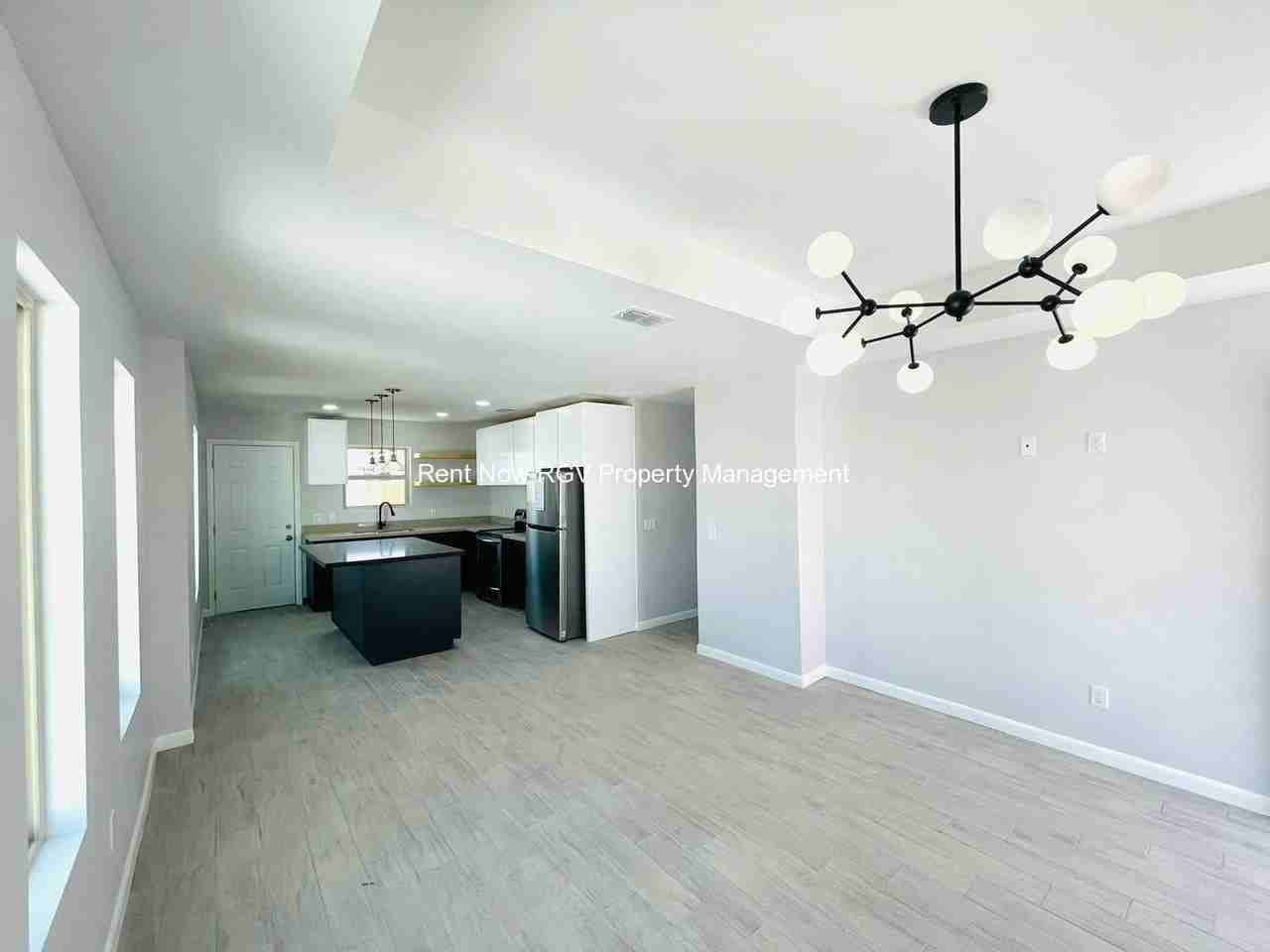 3802 Las Vistas Ln #3 - Photo 3 of 11