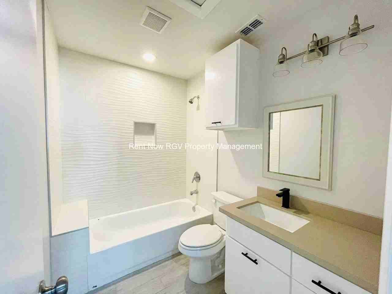 3802 Las Vistas Ln #3 - Photo 6 of 11