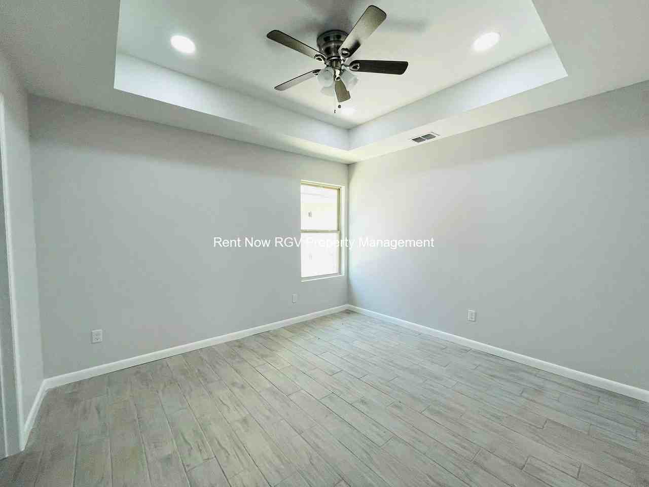 3802 Las Vistas Ln #3 - Photo 7 of 11
