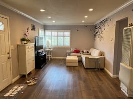 featured image of 4814 Daisy St #2