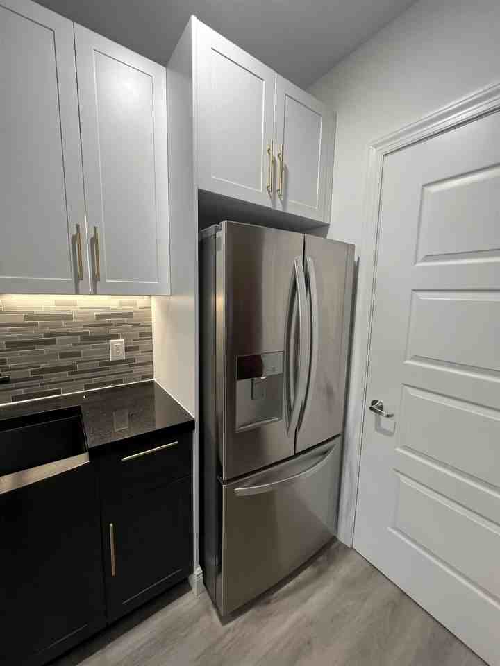 211 Baldwin Ave #202 - Photo 4 of 26